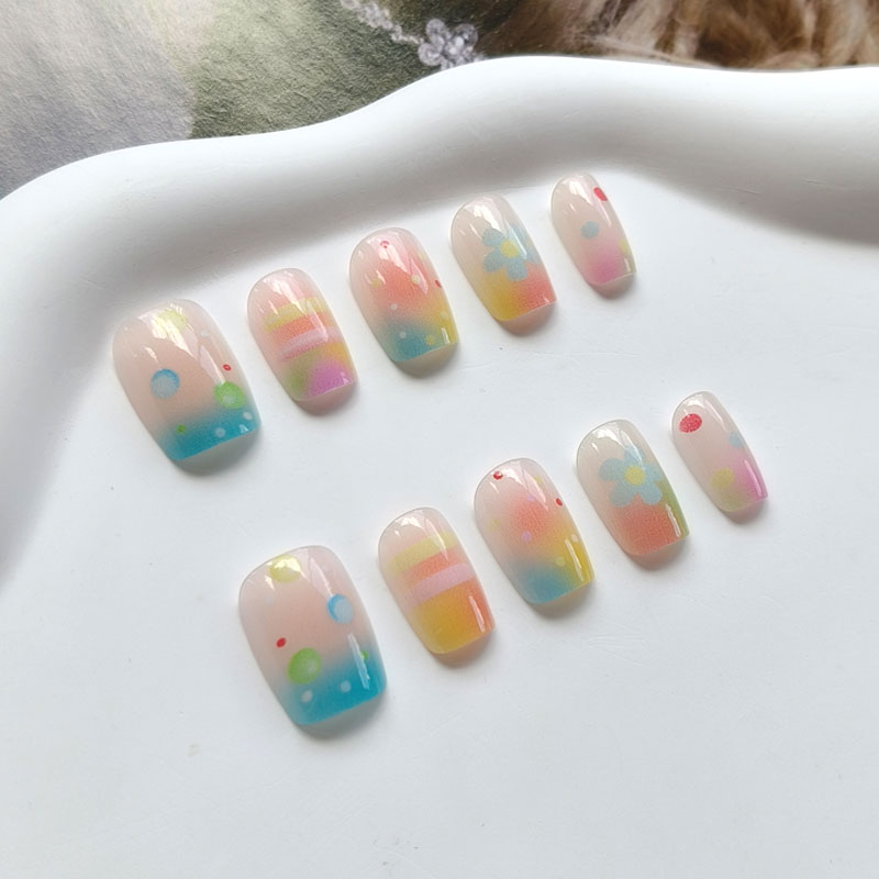 10 قطع من أظافر الفقاعات الملو - مراجعة Nail Art Rainbow وسعره