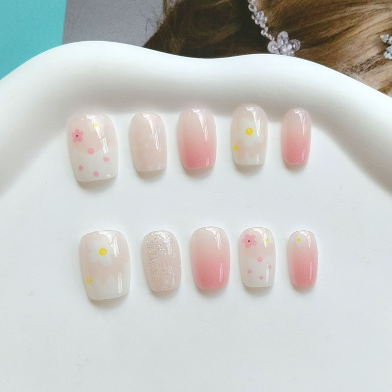 10 قطع من أظافر الفقاعات الملو - مراجعة Nail Art Rainbow وسعره